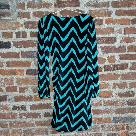 INC International Concepts Petite Medium Black & Green Chevron Dress w/ Ruching - Picture 7 of 10